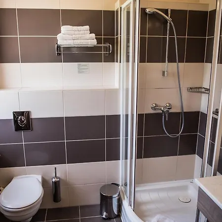 Három Gúnár Hotel 3*