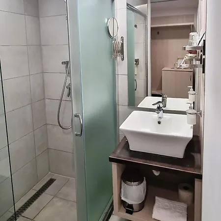Hotel Harom Gunar 3*