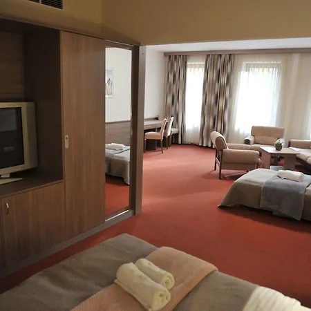 Hotel Harom Gunar