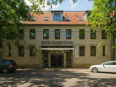 Három Gúnár Hotel 3*