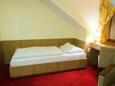 Három Gúnár Hotel 3*